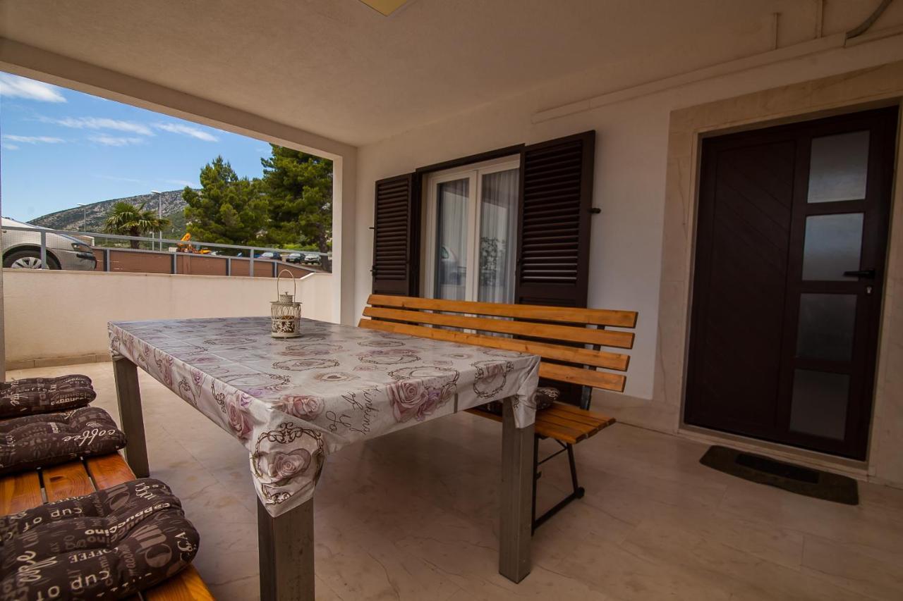 Kos Apartments Bol Zewnętrze zdjęcie